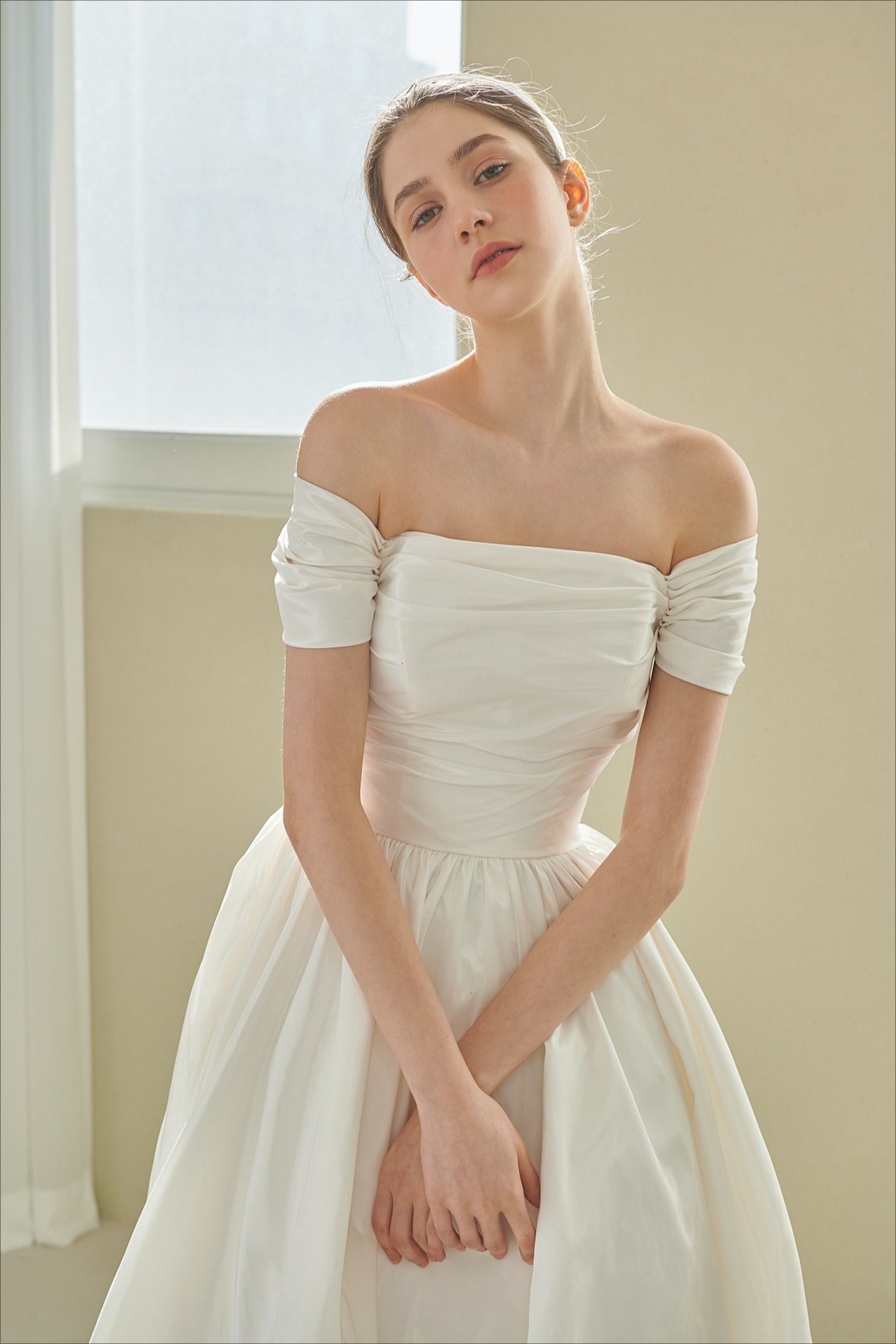 Elegant Vintage Off Shoulder Wedding Dress