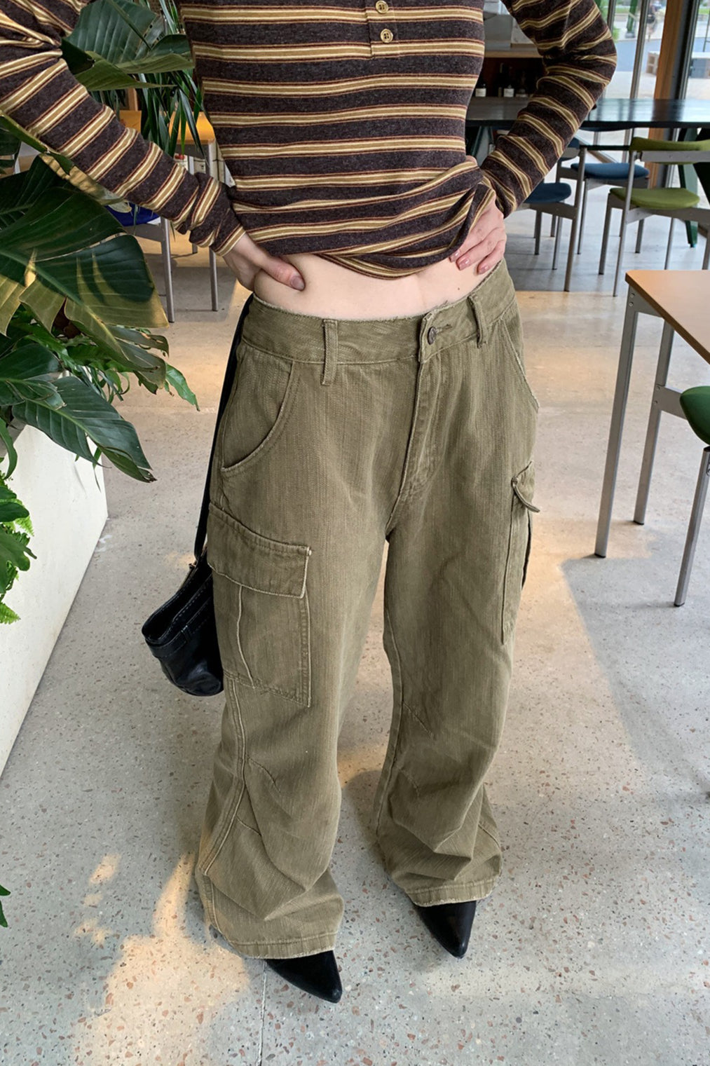 Textured Cargo Bootcut Casual Jeans